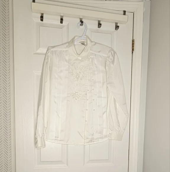 Nicola Cream Blouse - Picture 1 of 3
